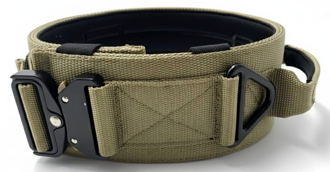 Detalle del collar táctico Godthund K9 — interior acolchado, nylon 1000D y hebilla Cobra metálica de liberación rápida