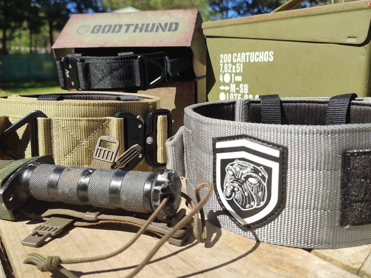 Collar táctico militar coyote K9 Godthund operativo caja municion