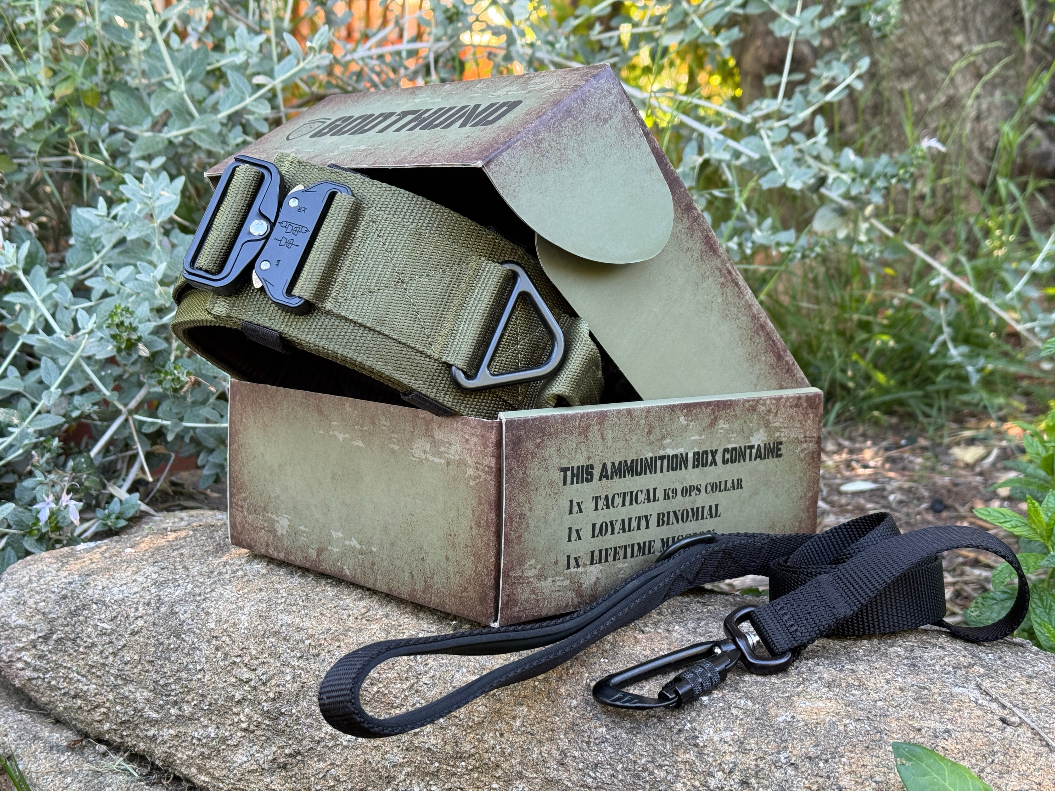 Collar táctico militar verde K9 Godthund detalle packajing caja de municion y correa
